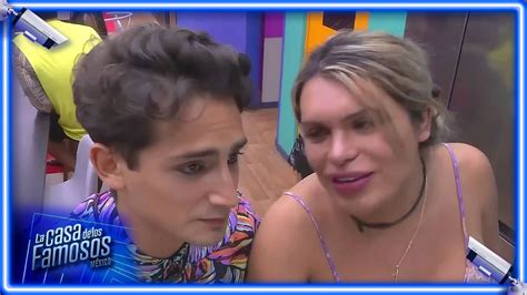 Emilio y Wendy se divierten hablando como。